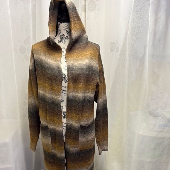 Striped Hooded Women's Sweater - Picture 2 of 4